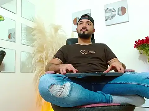 mathewv  online show from 10-11-25, 11:03