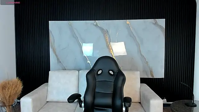 VenusCooper online show from 11-05-25, 07:47