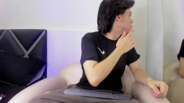 Lucian grey online show from 10-09-25, 04:54