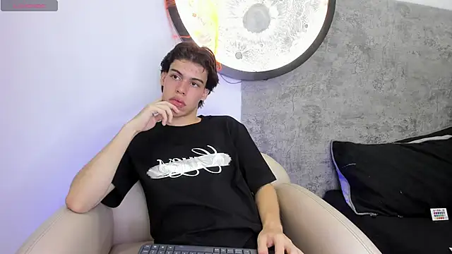 Lucian grey online show from 10-25-25, 04:09