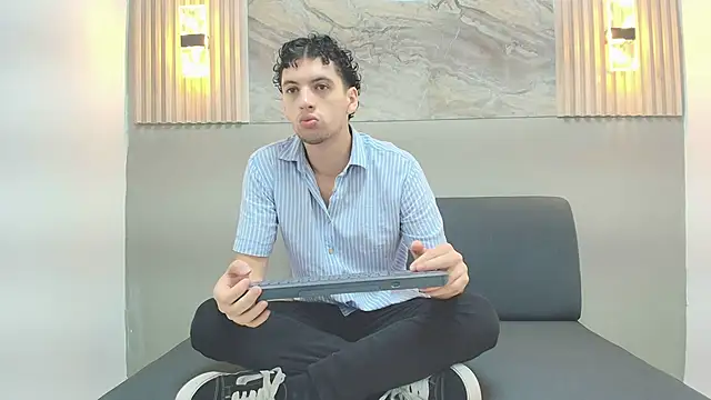 Snapshot of ISRAEL_GRAY chatting on 10-07-25, 07:11 ISRAEL GRAY online show from 10-07-25, 07:11