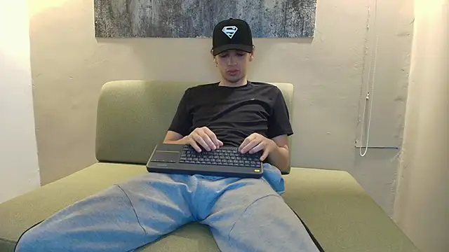 Snapshot of ISRAEL_GRAY chatting on 10-21-25, 07:47 ISRAEL GRAY online show from 10-21-25, 07:47