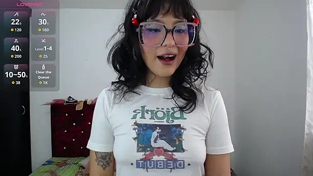 Lia Carter  online show from 12-17-25, 09:32