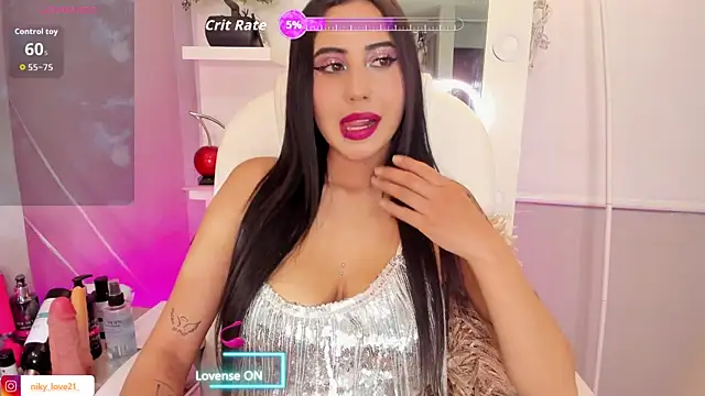 Snapshot of niky_love21 chatting on 06-03-26, 10:48 niky love21 online show from 06-03-26, 10:48
