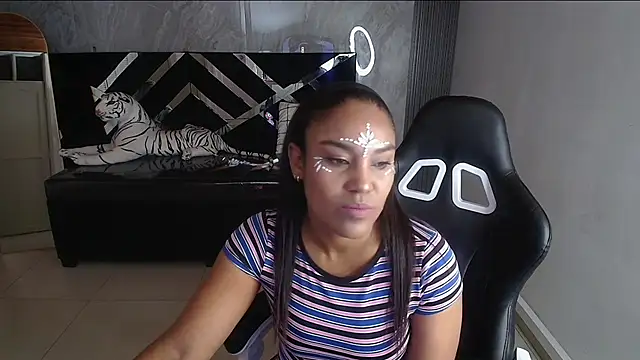 Snapshot of kamala_a chatting on 10-21-25, 03:18 kamala a online show from 10-21-25, 03:18