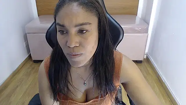 Snapshot of kamala_a chatting on 11-19-25, 03:06 kamala a online show from 11-19-25, 03:06