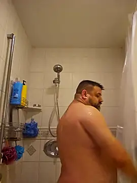 Roddog18 online show from 12-22-25, 06:43