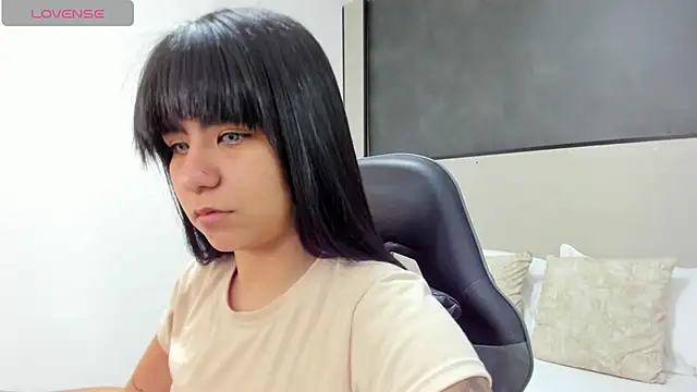 fiorella18  online show from 11-18-25, 03:01