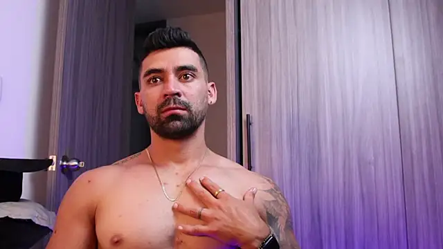 Snapshot of SOY_MIKE chatting on 11-07-25, 12:54 SOY MIKE online show from 11-07-25, 12:54