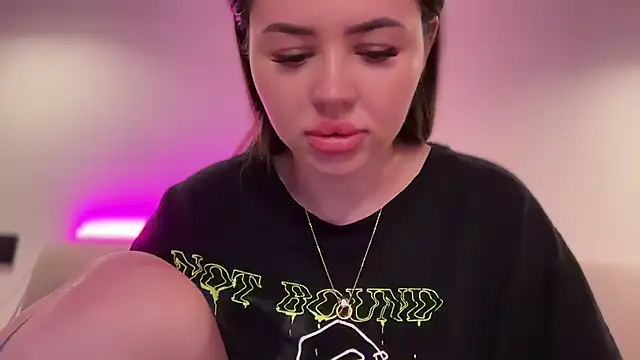 AlmaryKim online show from 10-10-25, 08:41