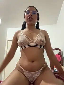 Snapshot of Brianna_bunny05 chatting on 11-02-25, 03:31 Brianna bunny05 online show from 11-02-25, 03:31