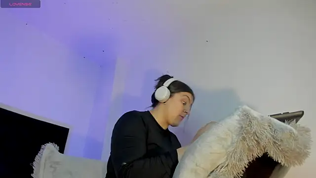 Anny ferrer1 online show from 04-15-26, 10:10