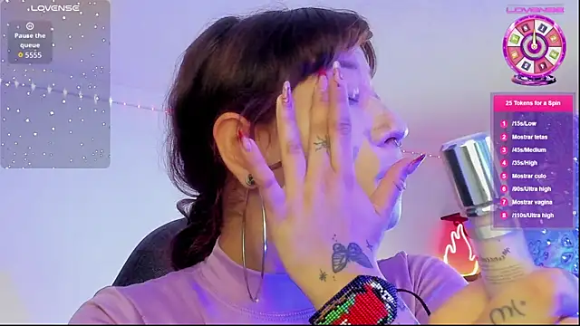 Snapshot of Kora_Red69 chatting on 01-07-26, 01:24 Kora Red69 online show from 01-07-26, 01:24