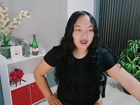 UrFavouriteCravings online show from 02-05-26, 01:43