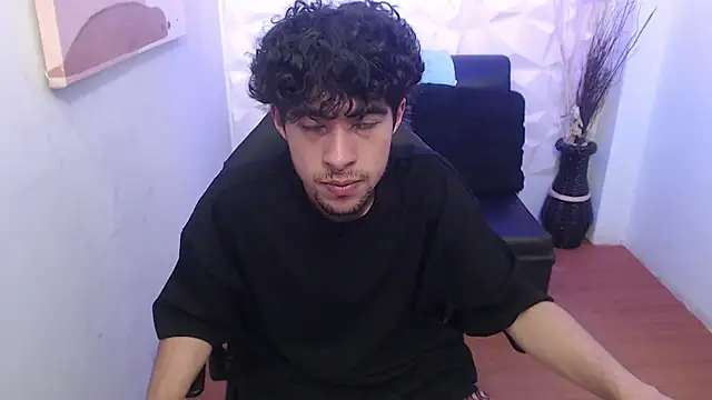 Liil boy online show from 10-01-25, 03:56