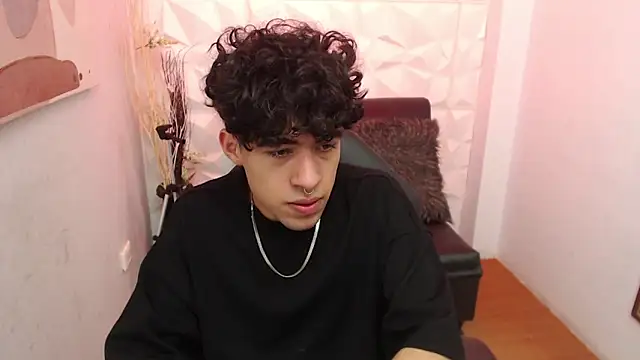 Liil boy online show from 10-14-25, 04:02