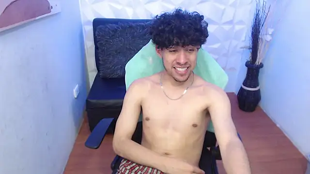 Liil boy online show from 11-13-25, 03:38