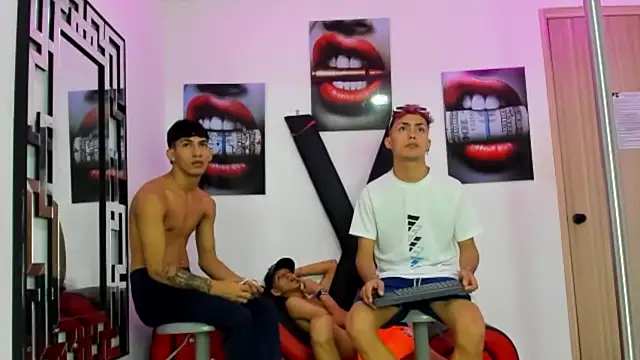 VERY HOT GUYS online show from 11-01-25, 01:29