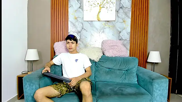 Snapshot of VERY_HOT_GUYS chatting on 05-23-26, 07:13 VERY HOT GUYS online show from 05-23-26, 07:13