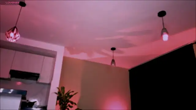 Snapshot of VanessaBlackrose chatting on 10-21-25, 12:22 VanessaBlackrose online show from 10-21-25, 12:22