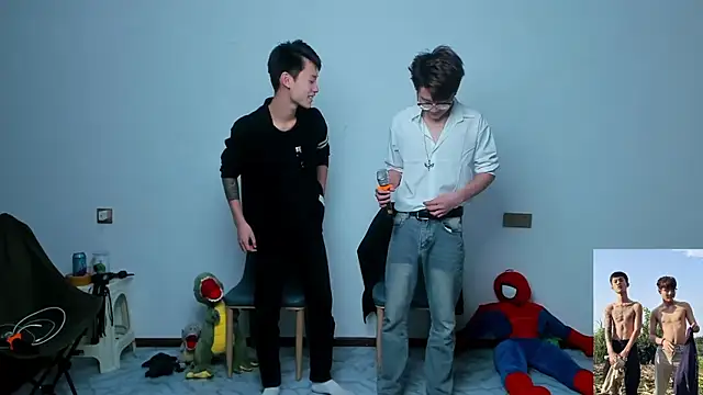 Cate-boy online show from 10-19-25, 12:39