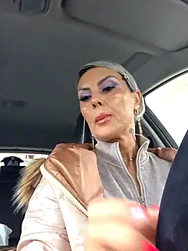 Snapshot of KirraWhite chatting on 10-14-25, 05:30 KirraWhite online show from 10-14-25, 05:30