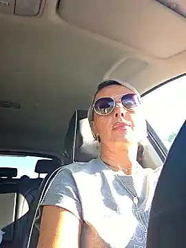 Snapshot of KirraWhite chatting on 10-20-25, 12:27 KirraWhite online show from 10-20-25, 12:27