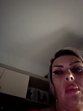 Snapshot of KirraWhite chatting on 10-30-25, 04:14 KirraWhite online show from 10-30-25, 04:14