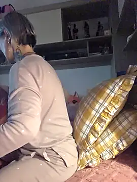 Snapshot of KirraWhite chatting on 11-14-25, 06:06 KirraWhite online show from 11-14-25, 06:06