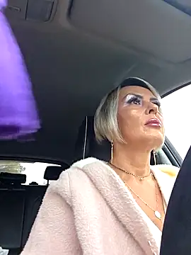 Snapshot of KirraWhite chatting on 11-15-25, 06:33 KirraWhite online show from 11-15-25, 06:33