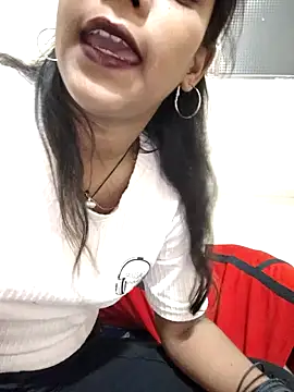 Snapshot of Unique_girls90 chatting on 10-19-25, 01:56 Unique girls90 online show from 10-19-25, 01:56