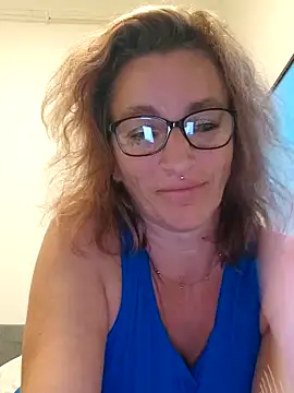 Fifi83Bell online show from 10-11-25, 05:50