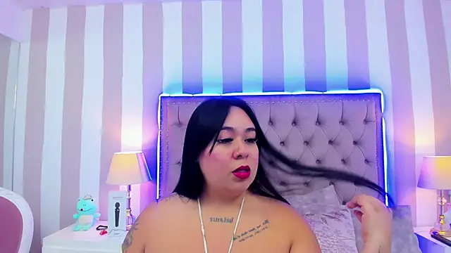 EmaHarpeer online show from 10-13-25, 01:38