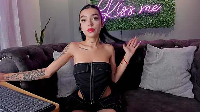 Snapshot of scarlettvelvet_ chatting on 10-10-25, 03:11 scarlettvelvet  online show from 10-10-25, 03:11