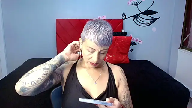 Charlotte  Gray online show from 11-07-25, 12:27