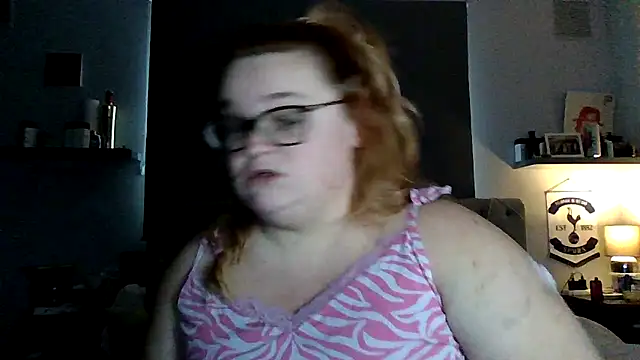 Snapshot of Curvy-AmyX chatting on 10-19-25, 01:23 Curvy-AmyX online show from 10-19-25, 01:23