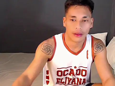 Cute Lucas online show from 10-08-25, 04:37