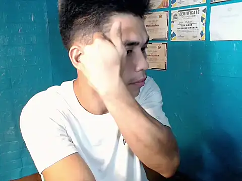 Cute Lucas online show from 11-04-25, 05:01