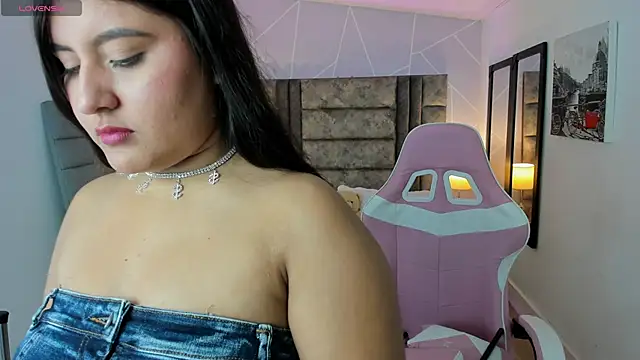 Snapshot of AnnaSwift_ chatting on 11-29-25, 03:31 AnnaSwift online show from 11-29-25, 03:31