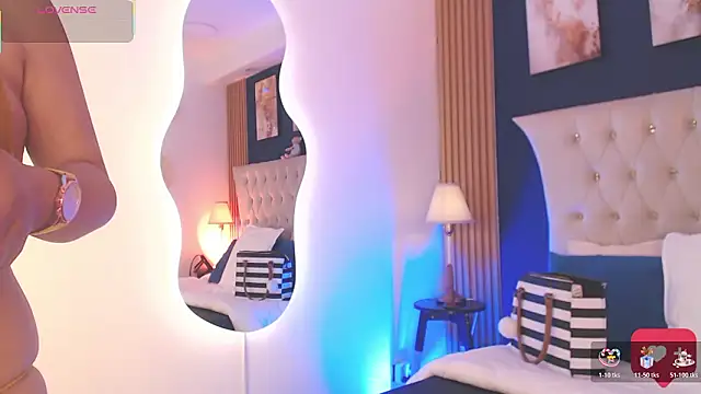 Snapshot of GloryShine chatting on 02-10-26, 12:53 GloryShine online show from 02-10-26, 12:53