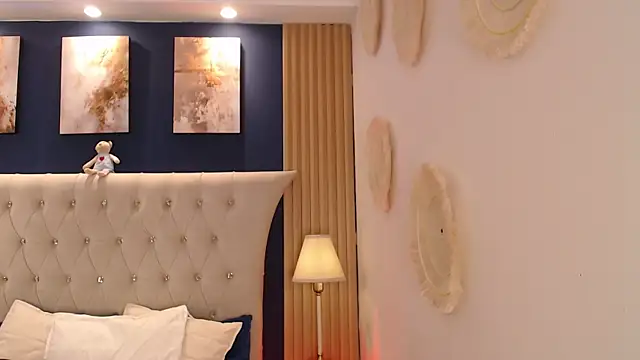 Snapshot of GloryShine chatting on 02-17-26, 12:34 GloryShine online show from 02-17-26, 12:34