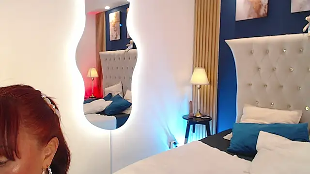 Snapshot of GloryShine chatting on 03-10-26, 12:54 GloryShine online show from 03-10-26, 12:54