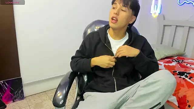 StiwenTwink online show from 10-09-25, 02:59