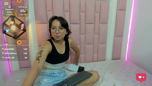 Klaret Toy online show from 04-28-26, 02:27