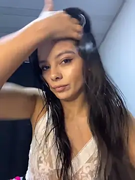 SaraMistick online show from 11-20-25, 10:37