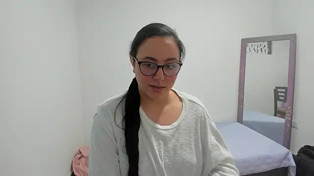 Snapshot of Venus_cat_ chatting on 10-16-25, 09:38 Venus cat online show from 10-16-25, 09:38