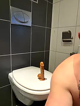 Snapshot of hot-brabo chatting on 11-14-25, 02:49 hot-brabo online show from 11-14-25, 02:49