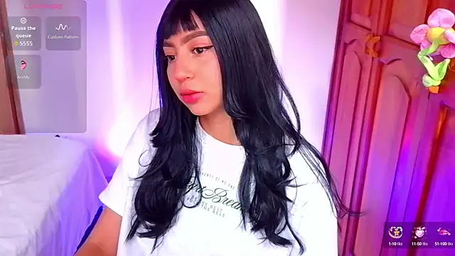 Snapshot of emma_web_ chatting on 10-17-25, 03:03 emma web  online show from 10-17-25, 03:03