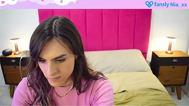 estrogen nia online show from 10-05-25, 06:39