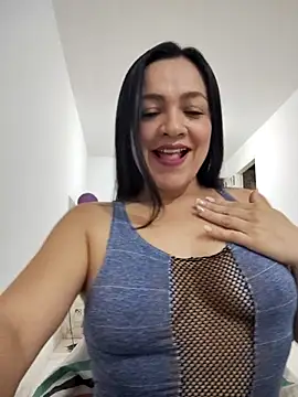 LindaSalo33 online show from 10-08-25, 02:31
